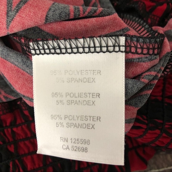 BELLE FLEUR GEOMETRIC TOP SCOOP NECK SIZE SM - Picture 6 of 7